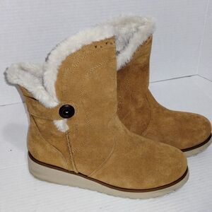 Skechers Women's Brown Suede Winter Boots